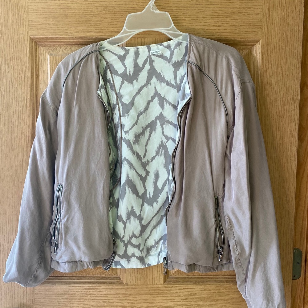 Reversible Print And Plain Jacket - image 7